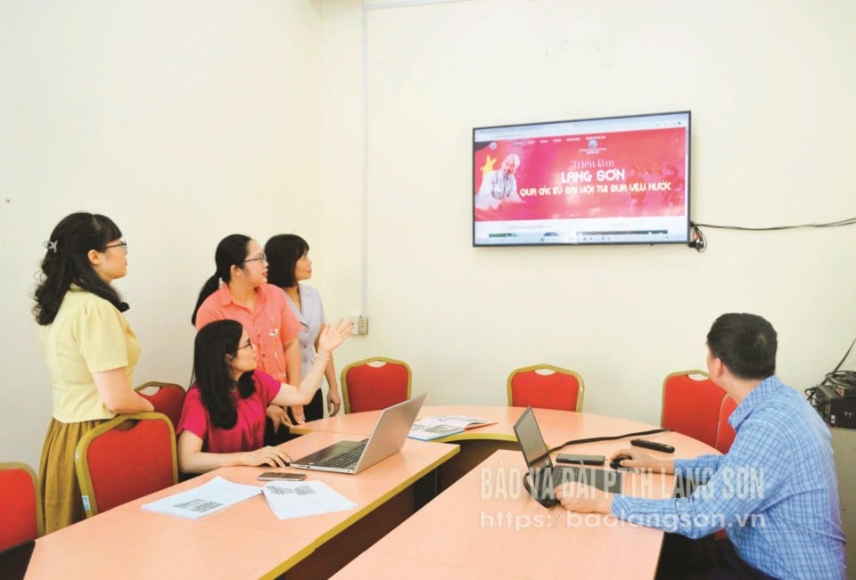 Member of the Subcommittee assisting the exhibition program of archived documents on cyberspace, editing the content of documents and materials serving the exhibition