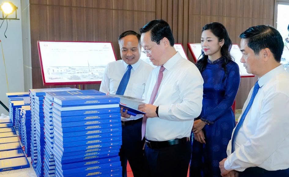 انگریزی: خبر