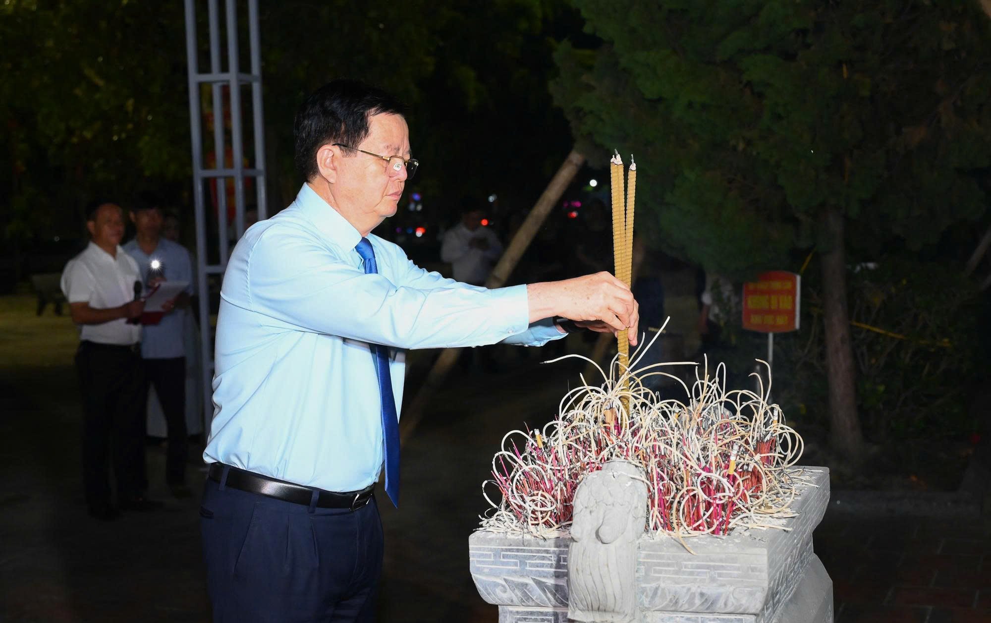 អង់គ្លេស៖ ព័ត៌មាន