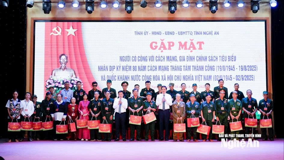 انگریزی: خبر