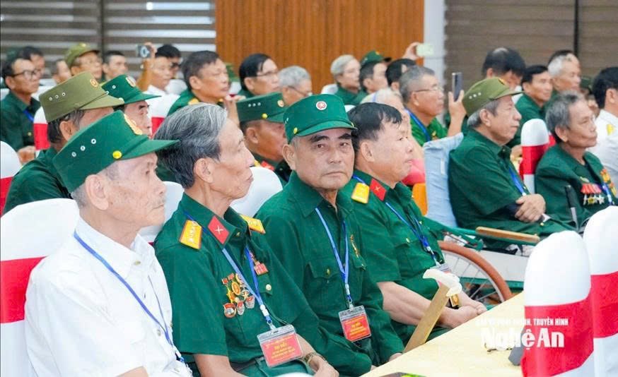 انگریزی: خبر