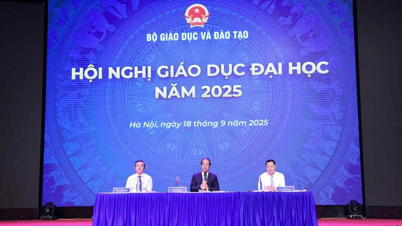 2025년 고등교육 컨퍼런스는 9월 18일 하노이에서 개최되었습니다.
