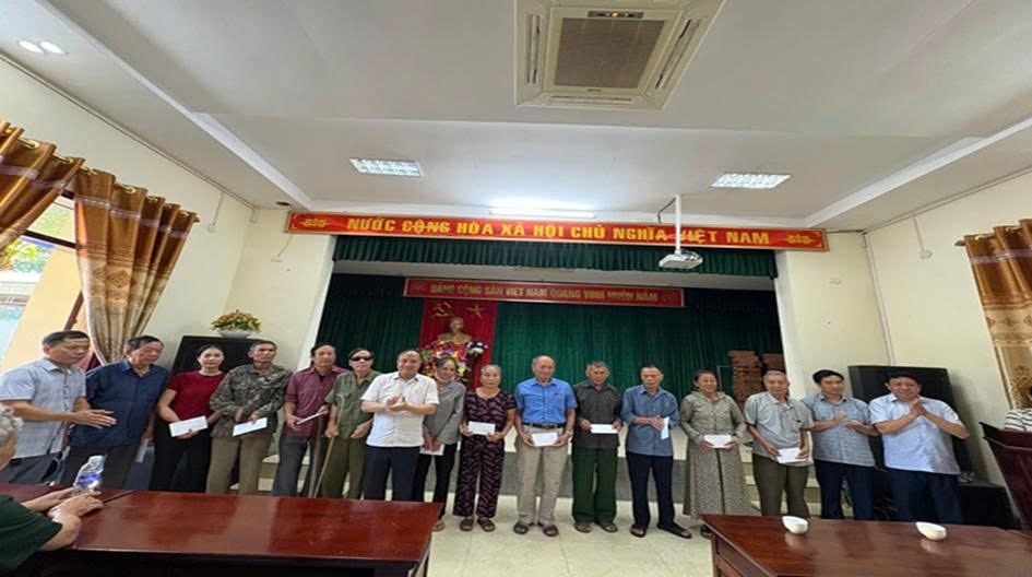 انگریزی: خبر