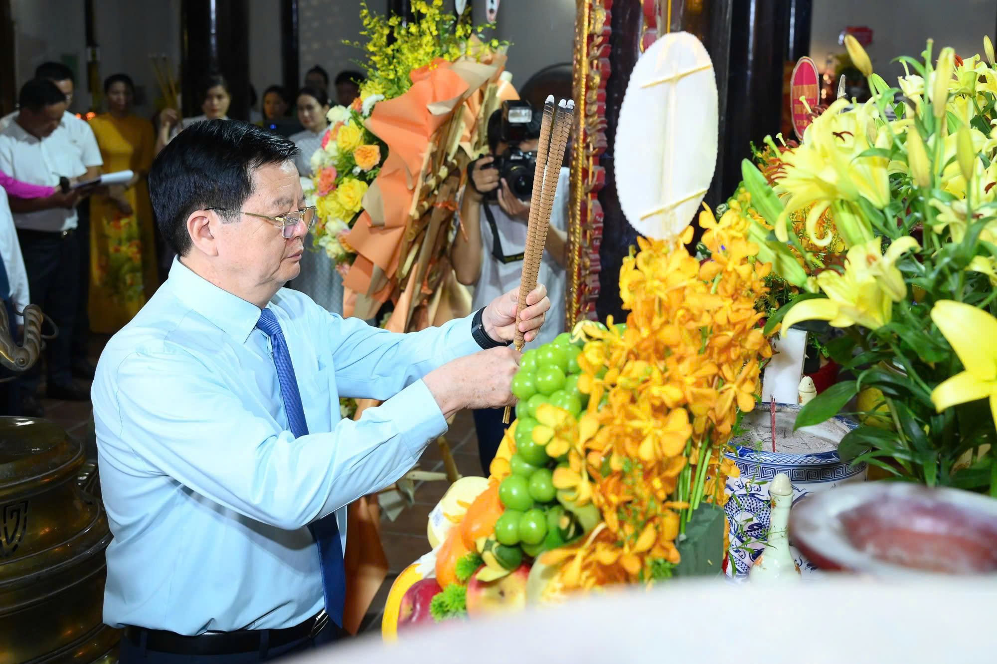 អង់គ្លេស៖ ព័ត៌មាន