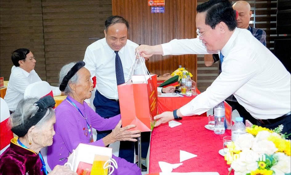 انگریزی: خبر