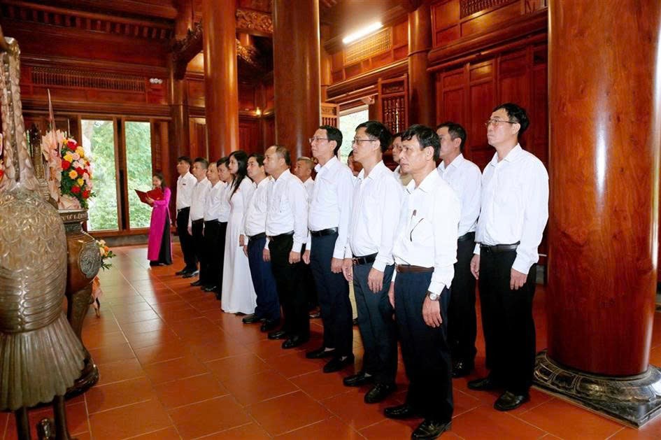 انگریزی: خبر