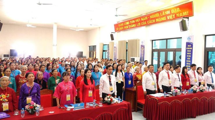 Đồng chí Nguyễn Thị Nguyệt tiếp tục được tín nhiệm giữ chức Chủ tịch Hội LHPN xã Bình Minh- Ảnh 1.