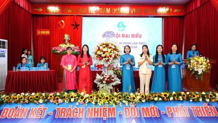 Đồng chí Nguyễn Thị Nguyệt tiếp tục được tín nhiệm giữ chức Chủ tịch Hội LHPN xã Bình Minh- Ảnh 3.