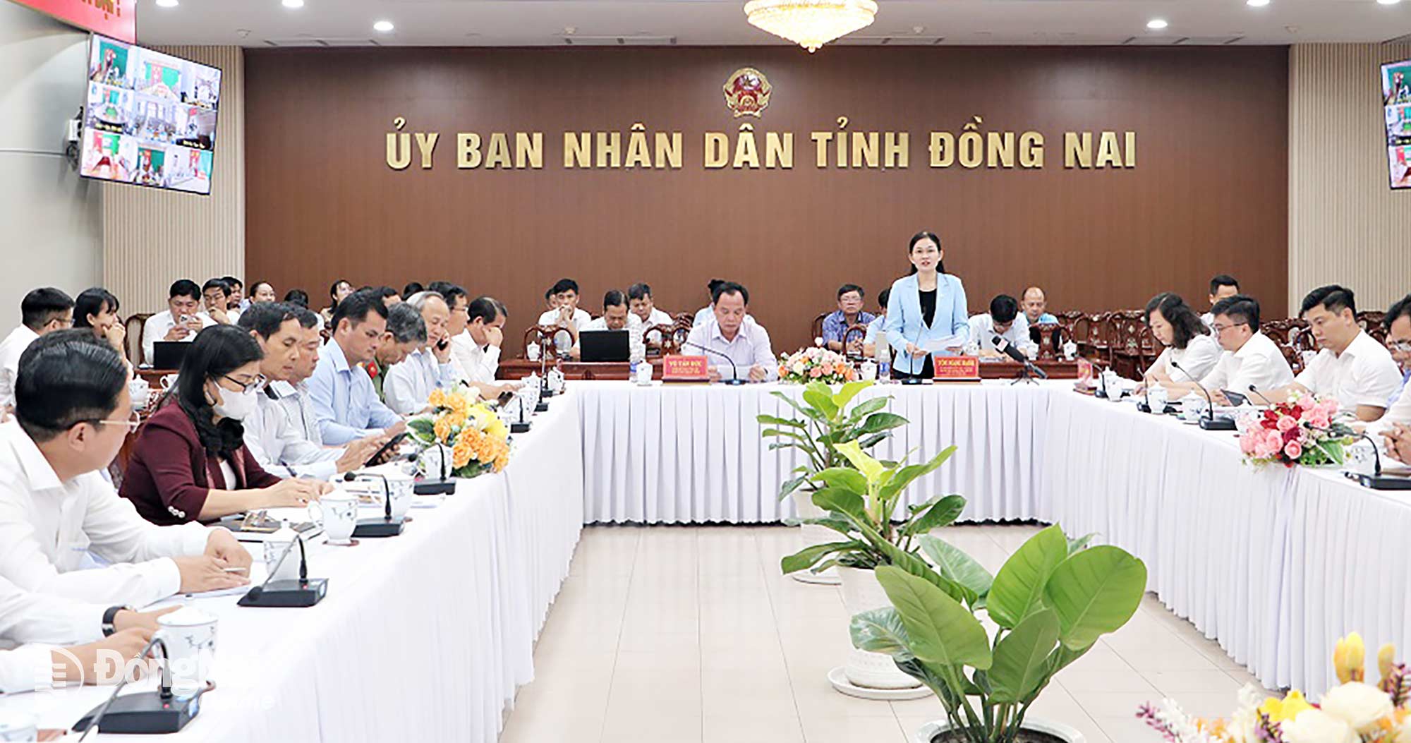 Na konferenci promluvil náhradník ústředního výboru strany, stálý zástupce tajemníka provinčního výboru strany a předseda Lidové rady provincie Dong Nai Ton Ngoc Hanh. Foto: Pham Tung