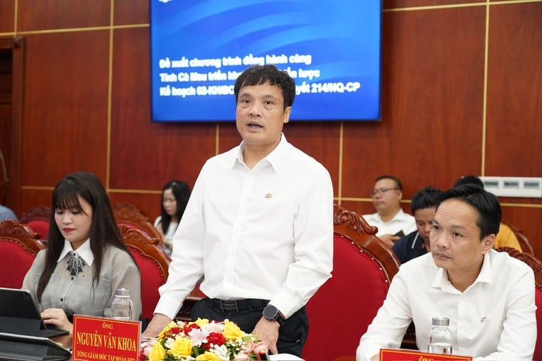 FPT និងគណៈកម្មាធិការប្រជាជន Ca Mau សហការយ៉ាងទូលំទូលាយលើការផ្លាស់ប្តូរឌីជីថល និងការអភិវឌ្ឍន៍ធនធានមនុស្សរហូតដល់ឆ្នាំ 2030 - រូបថតទី 2 ។