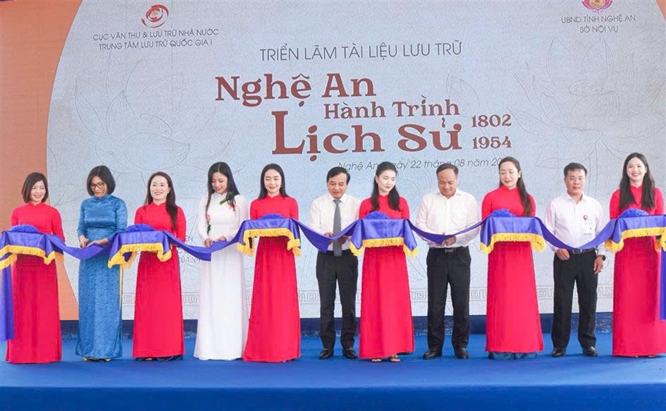 انگریزی: خبر