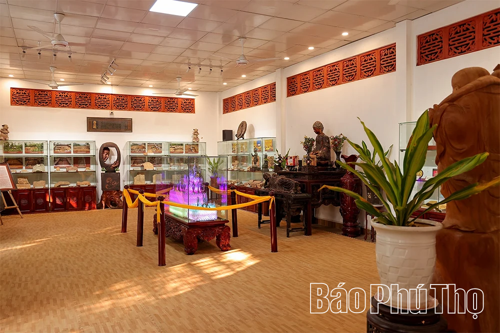 ទស្សនាវត្ត Truc Lam Tue Duc Zen