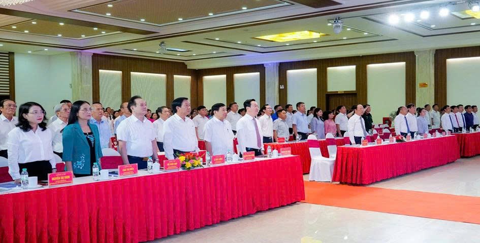 انگریزی: خبر