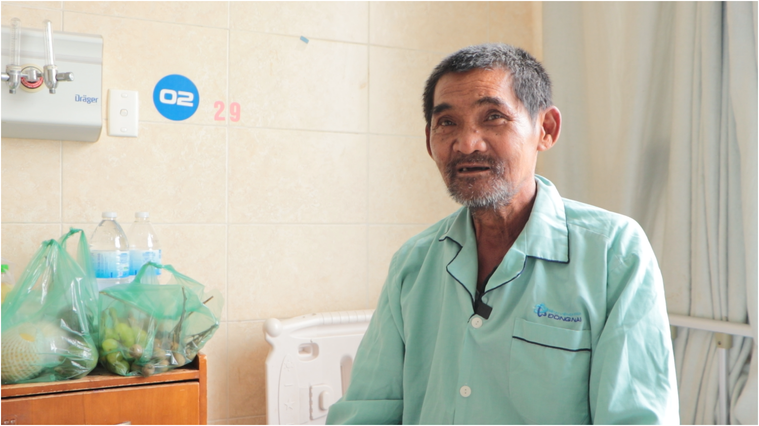 ‘Minh cô đơn’ và chuyến nhập viện đầy bất an: ‘Tôi sợ họ lợi dụng sinh viên’ - Ảnh 1.