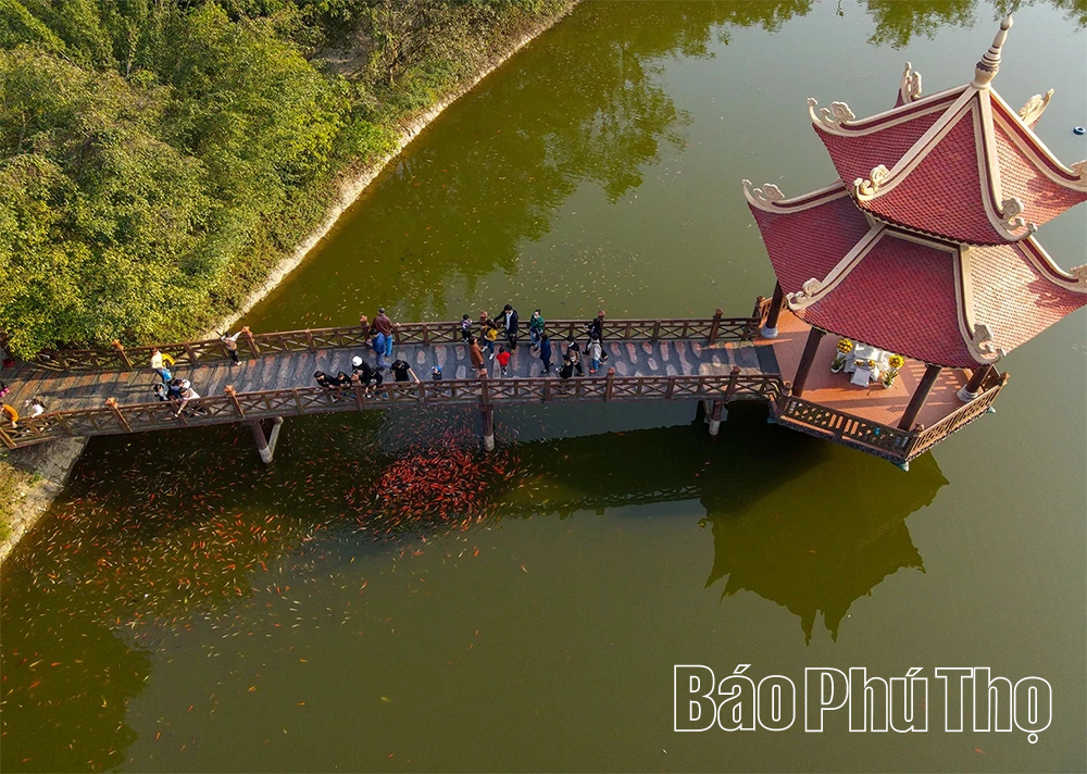 ទស្សនាវត្ត Truc Lam Tue Duc Zen