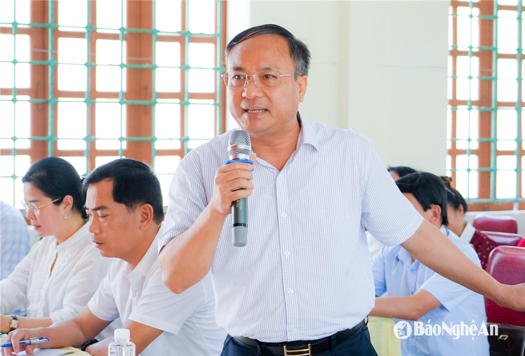 អង់គ្លេស៖ ព័ត៌មាន