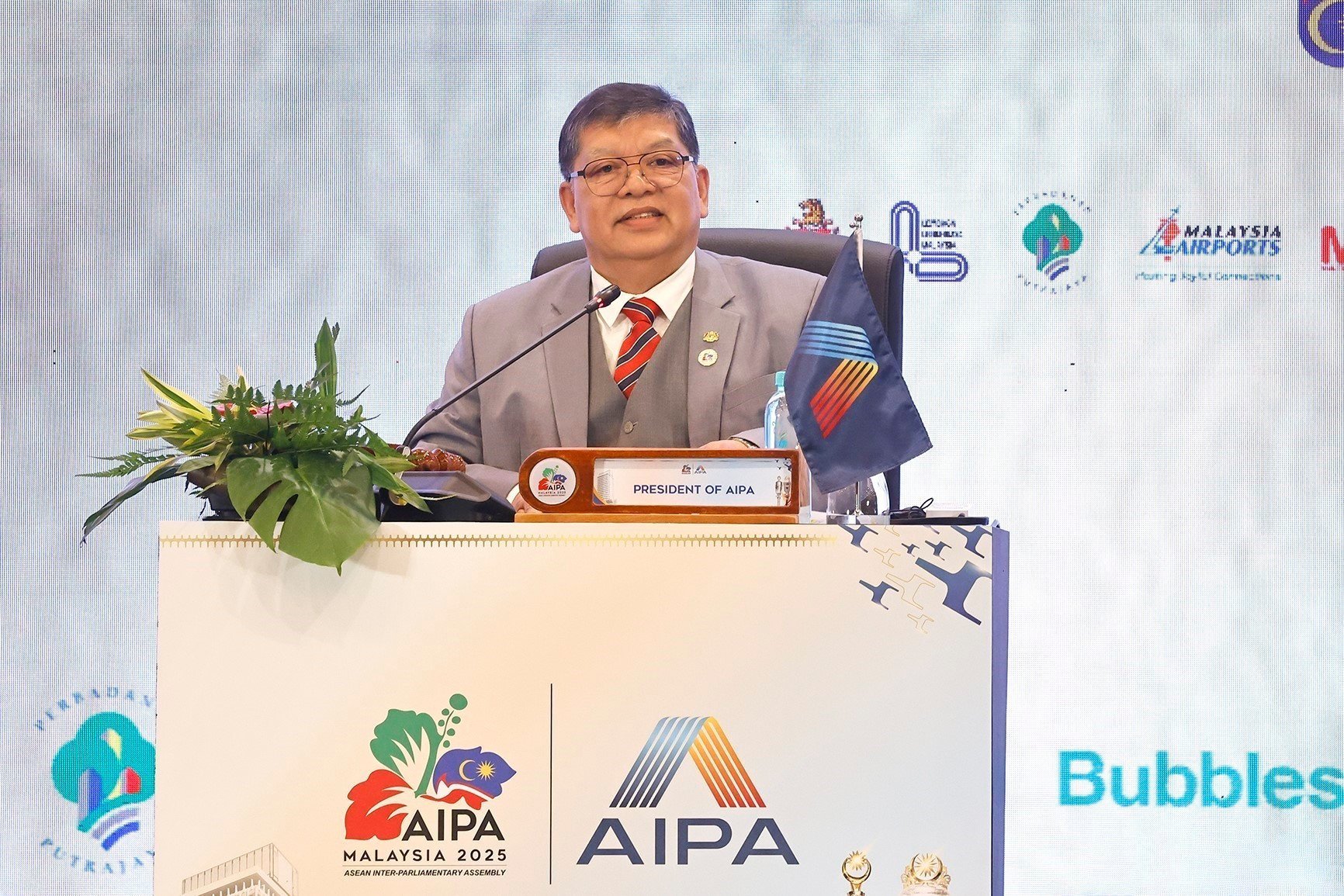 vna-potal-chu-tich-quoc-hoi-tran-thanh-man-tham-du-phien-toan-the-thu-nhat-aipa-46-8282417.jpg