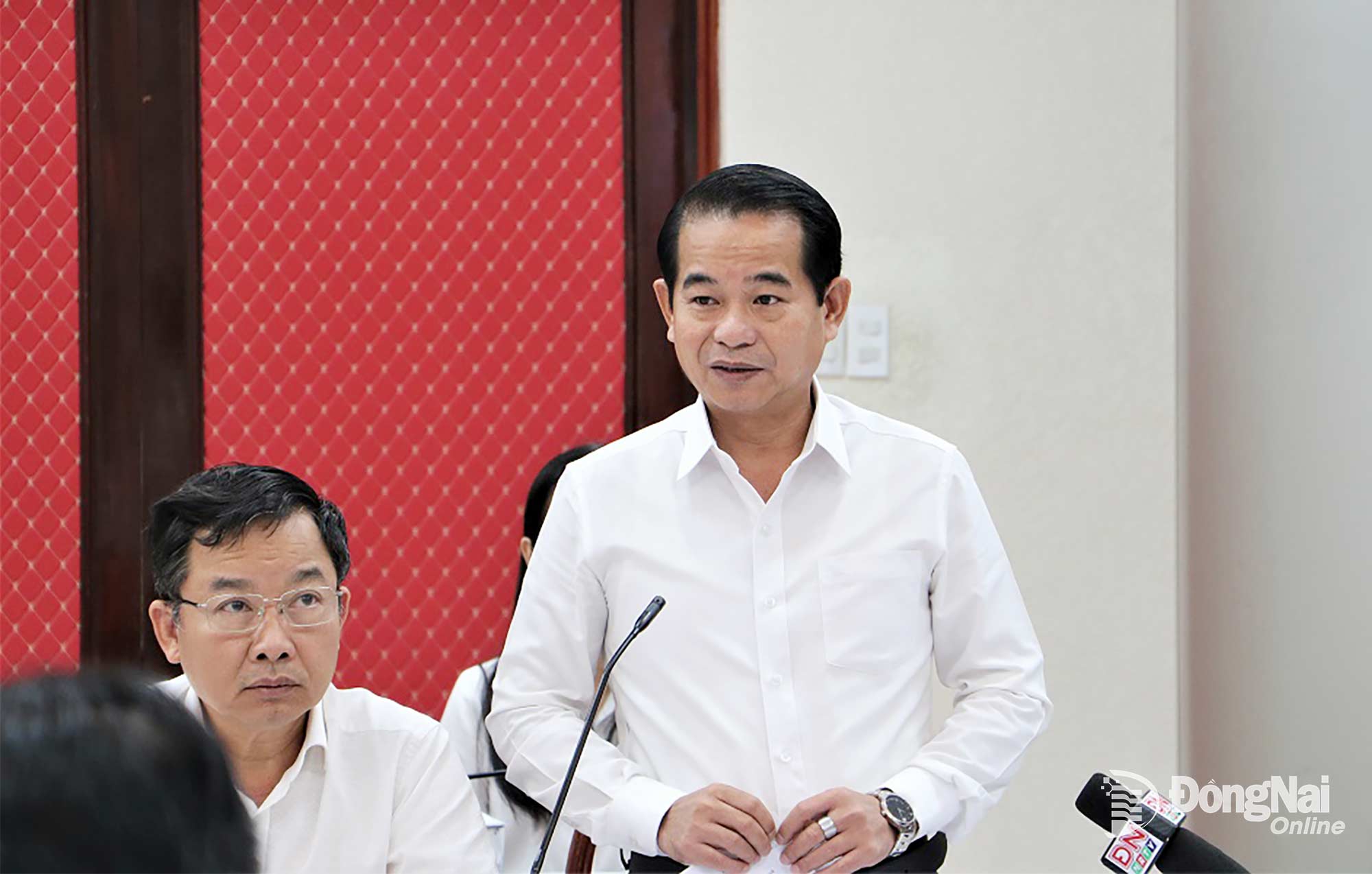 Na konferenci vystoupil zástupce tajemníka provinčního výboru strany, předseda organizačního výboru provinčního výboru strany a tajemník stranického výboru provinčních stranických výborů Dong Nai Thai Bao. Foto: Pham Tung