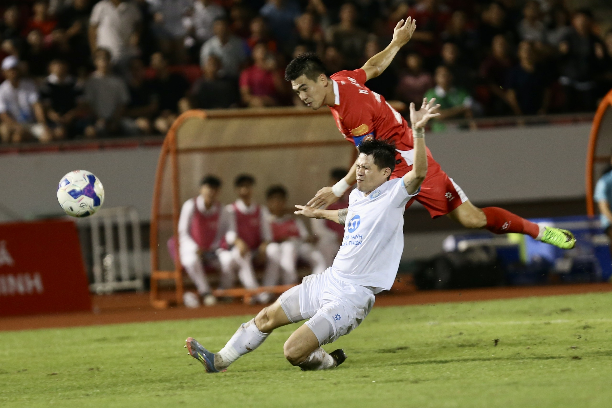 Lịch thi đấu vòng 4 V-League: Tiến Linh đối đầu đội bóng cũ, nóng loạt derby 3 miền- Ảnh 1.