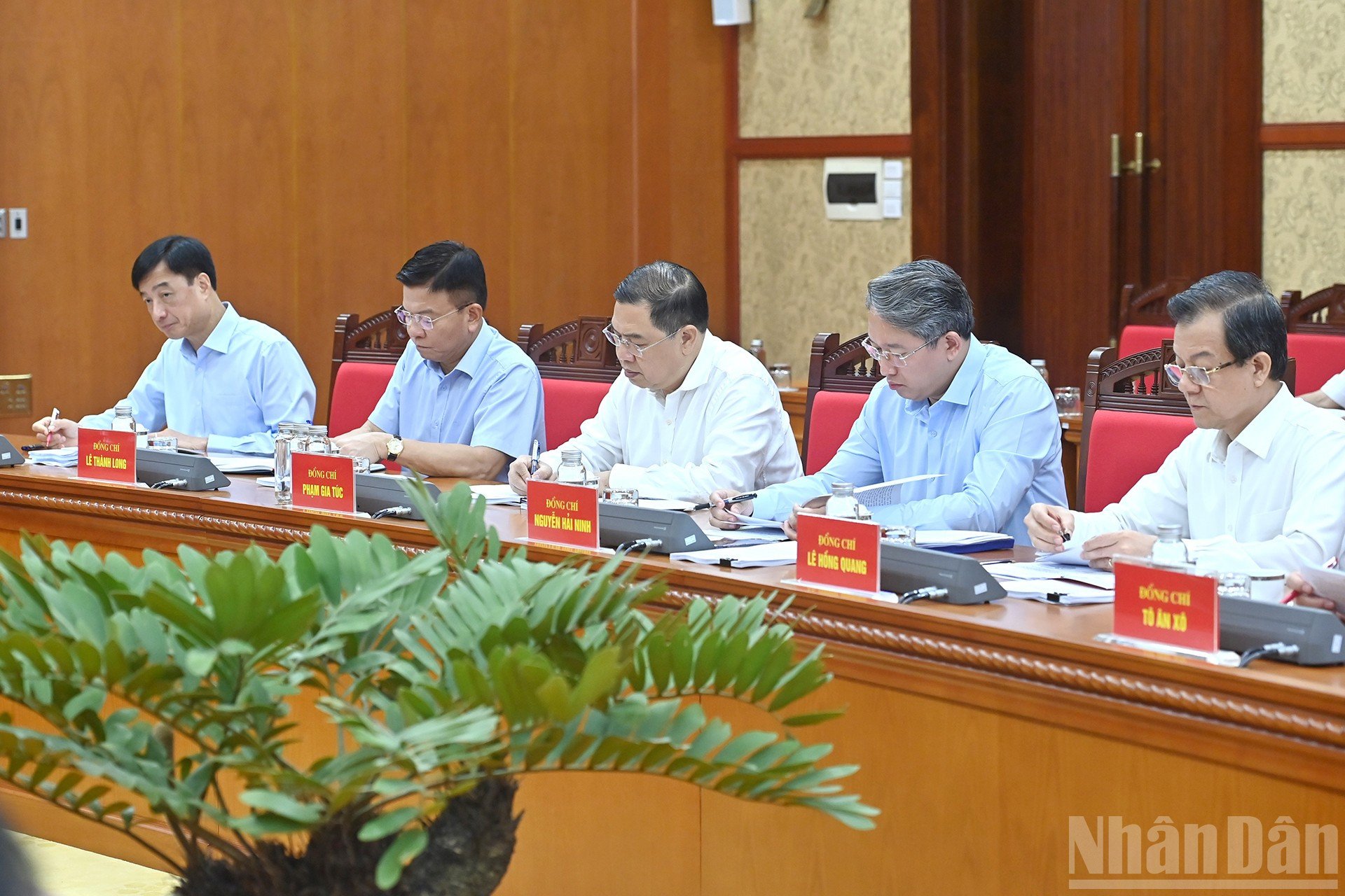 ndo_br_a5-bnd-6835.jpg