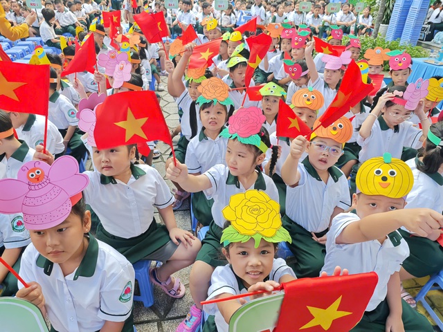 Hiệu trưởng không được phát sinh khoản thu trong trường học - Ảnh 1.
