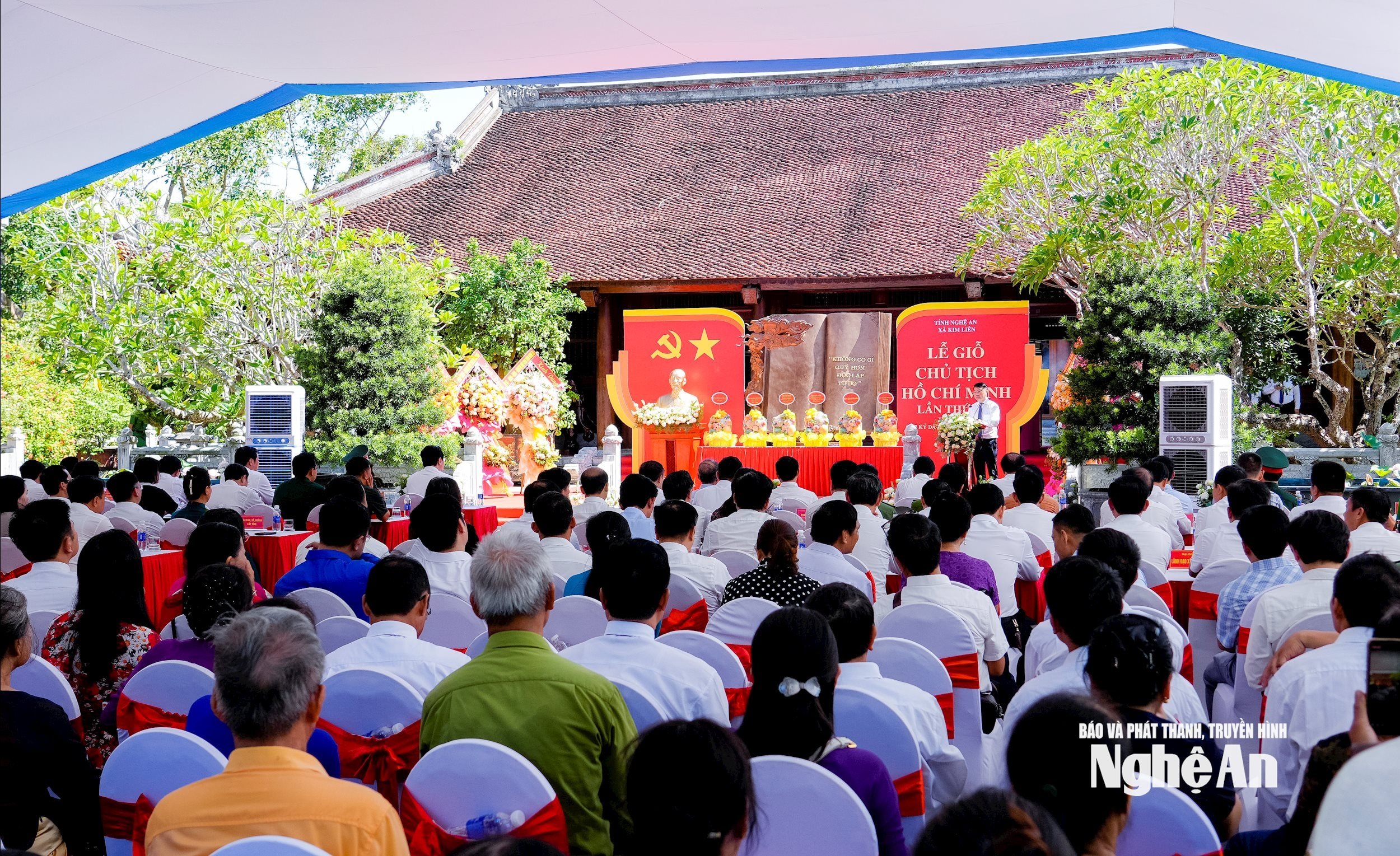 អង់គ្លេស៖ ព័ត៌មាន