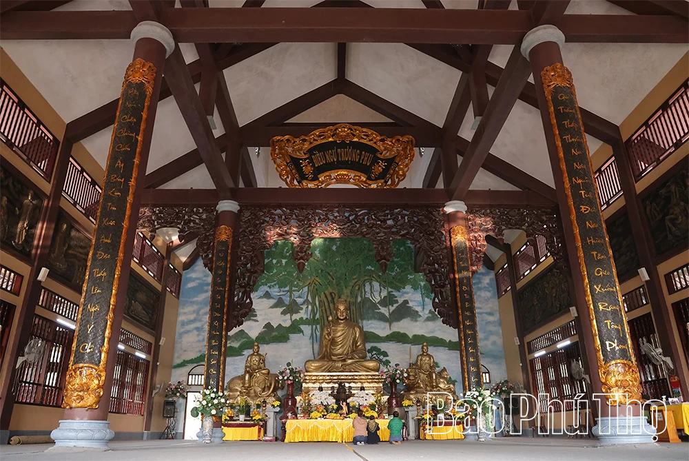 ទស្សនាវត្ត Truc Lam Tue Duc Zen