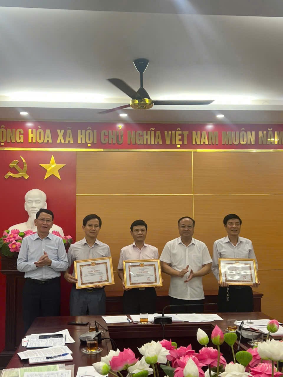 انگریزی: خبر