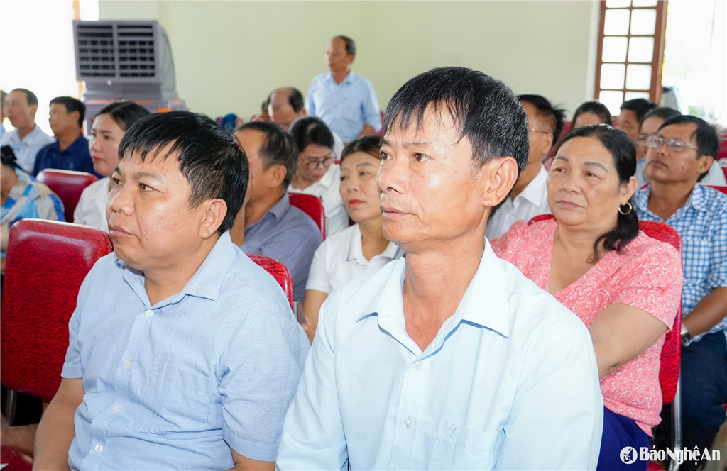 អង់គ្លេស៖ ព័ត៌មាន