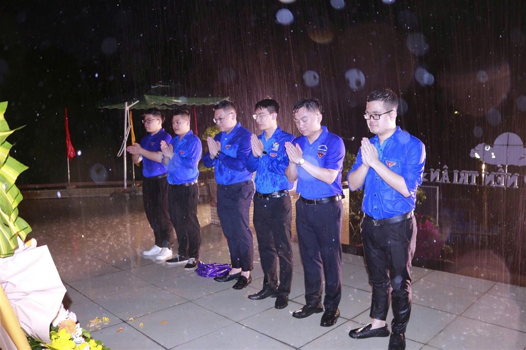 انگریزی: خبر