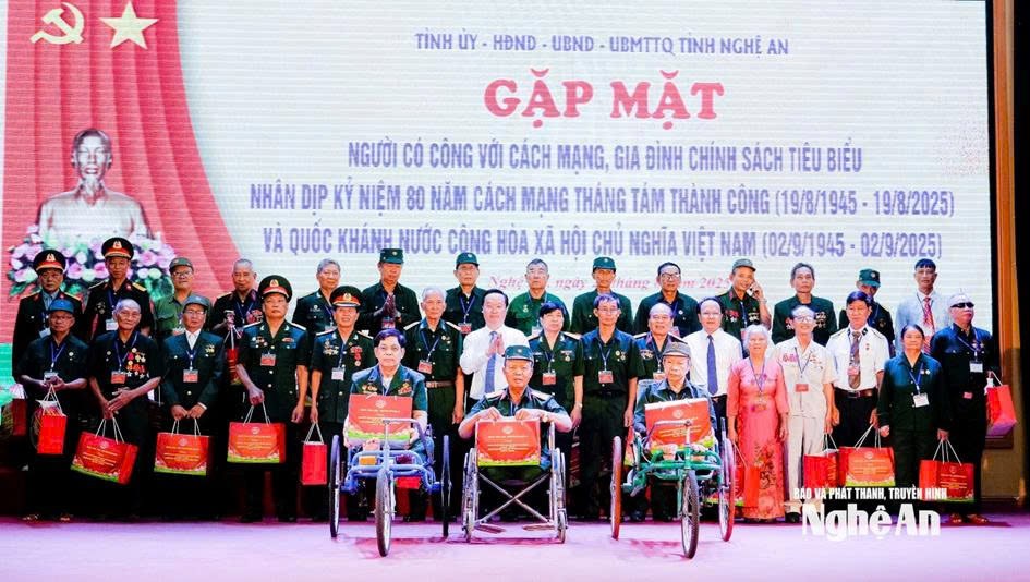 انگریزی: خبر