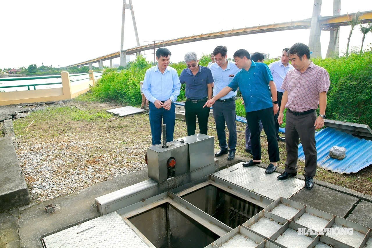 ក្រុម​ការងារ​បាន​ចុះ​អង្កេត​ប្រតិបត្តិការ​ជាក់ស្តែង​របស់​ស្ថានីយ៍​បូមទឹក​ដោយ​បង្ខំ​នៅ​ជើង​ស្ពាន Binh។