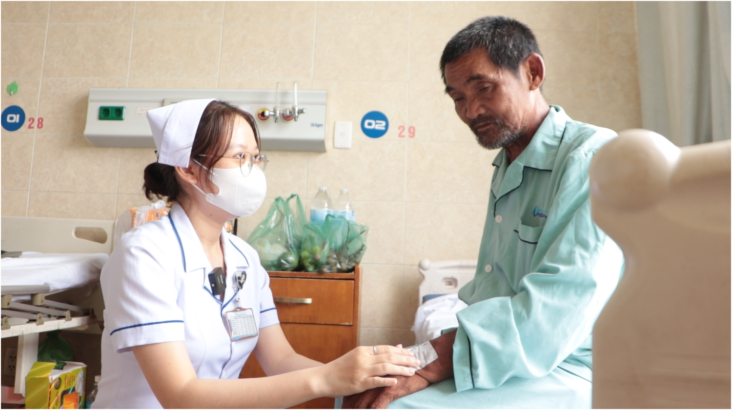 ‘Minh cô đơn’ và chuyến nhập viện đầy bất an: ‘Tôi sợ họ lợi dụng sinh viên’ - Ảnh 2.