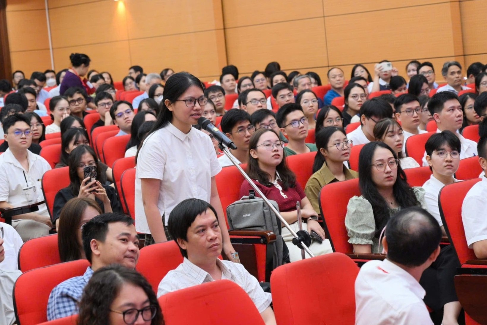 “Bác sĩ nội trú đừng vội tin mình là tinh hoa chỉ vì được tung hô” - 1