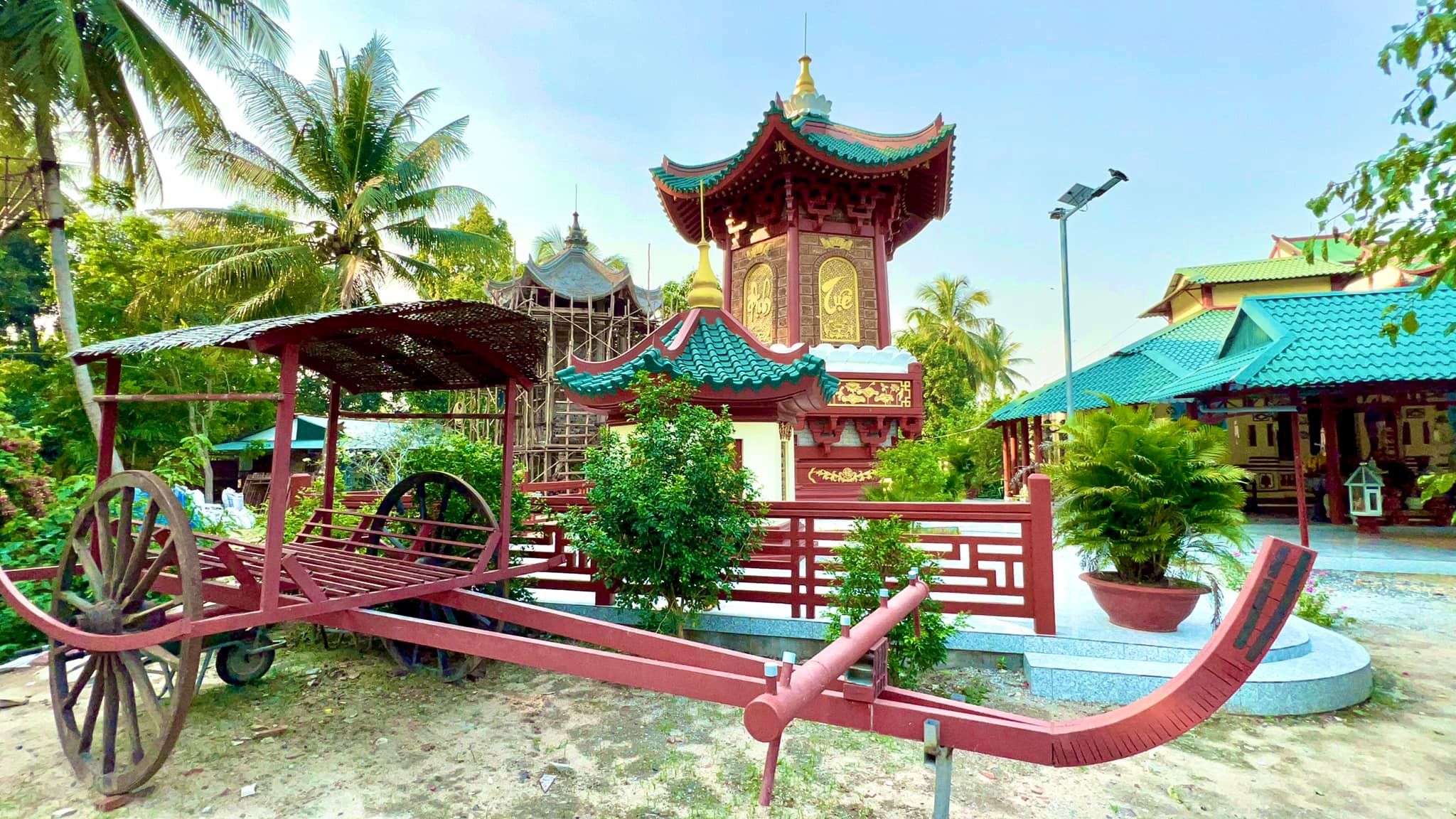 Chùa Lầu, dấu ấn kiến trúc độc đáo vùng Bảy Núi thu hút khách du lịch - Ảnh 10.