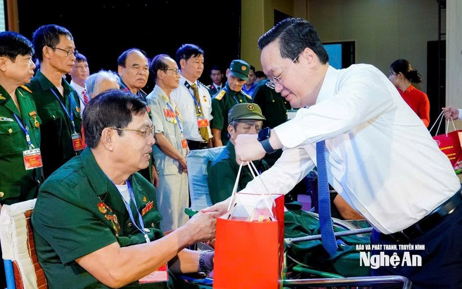 انگریزی: خبر