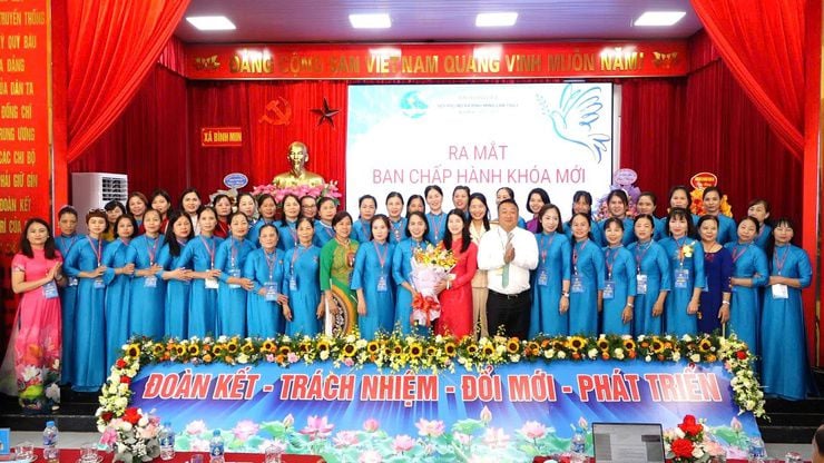 Đồng chí Nguyễn Thị Nguyệt tiếp tục được tín nhiệm giữ chức Chủ tịch Hội LHPN xã Bình Minh- Ảnh 5.