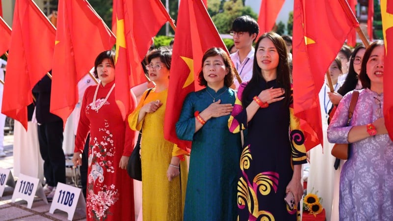 Giáo viên trong Lễ khai giảng năm học mới 2025-2026. (Ảnh minh họa: ĐẠI THẮNG)