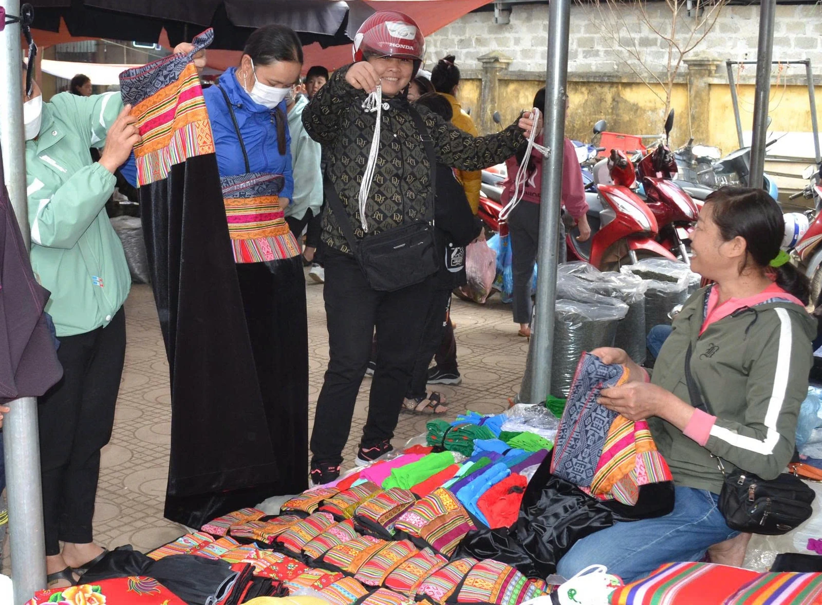 រំភើប​ចិត្ត​ផ្សារ​មួង