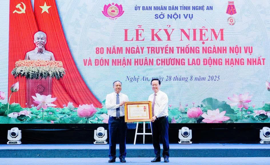 انگریزی: خبر