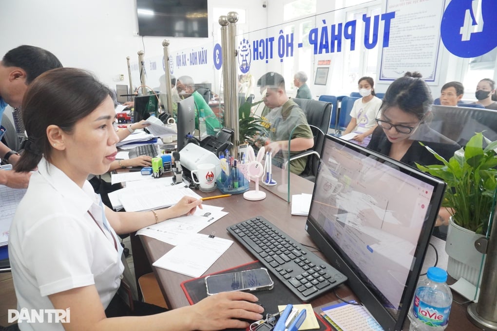 5 nhóm đối tượng nghỉ việc do sắp xếp bộ máy được hưởng trợ cấp thế nào? - 1
