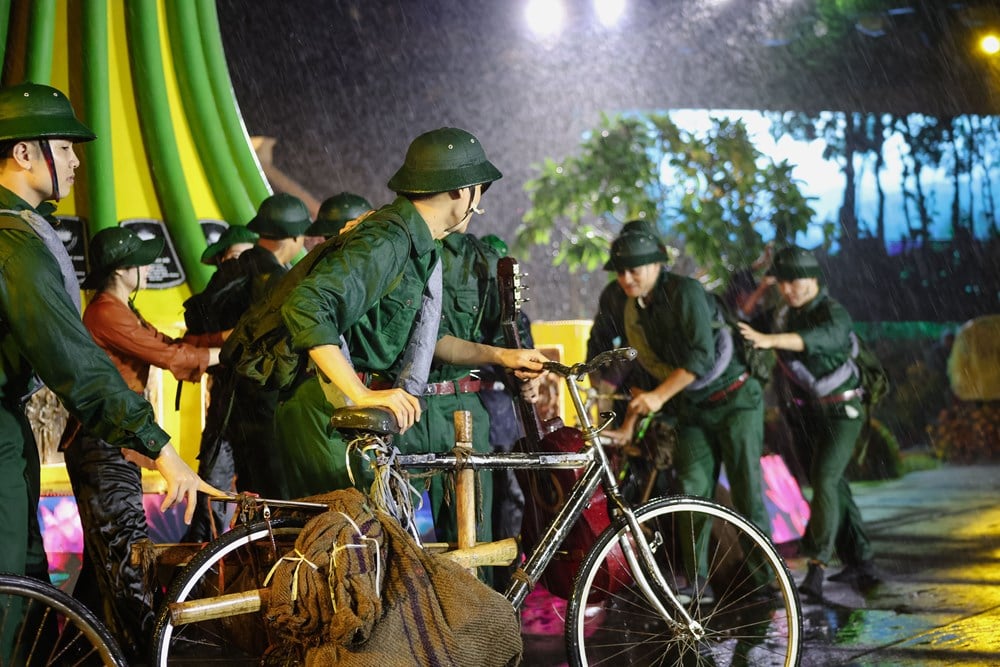 سخنان سپاسگزاری در کنار رودخانه لانگ دای - عکس 3