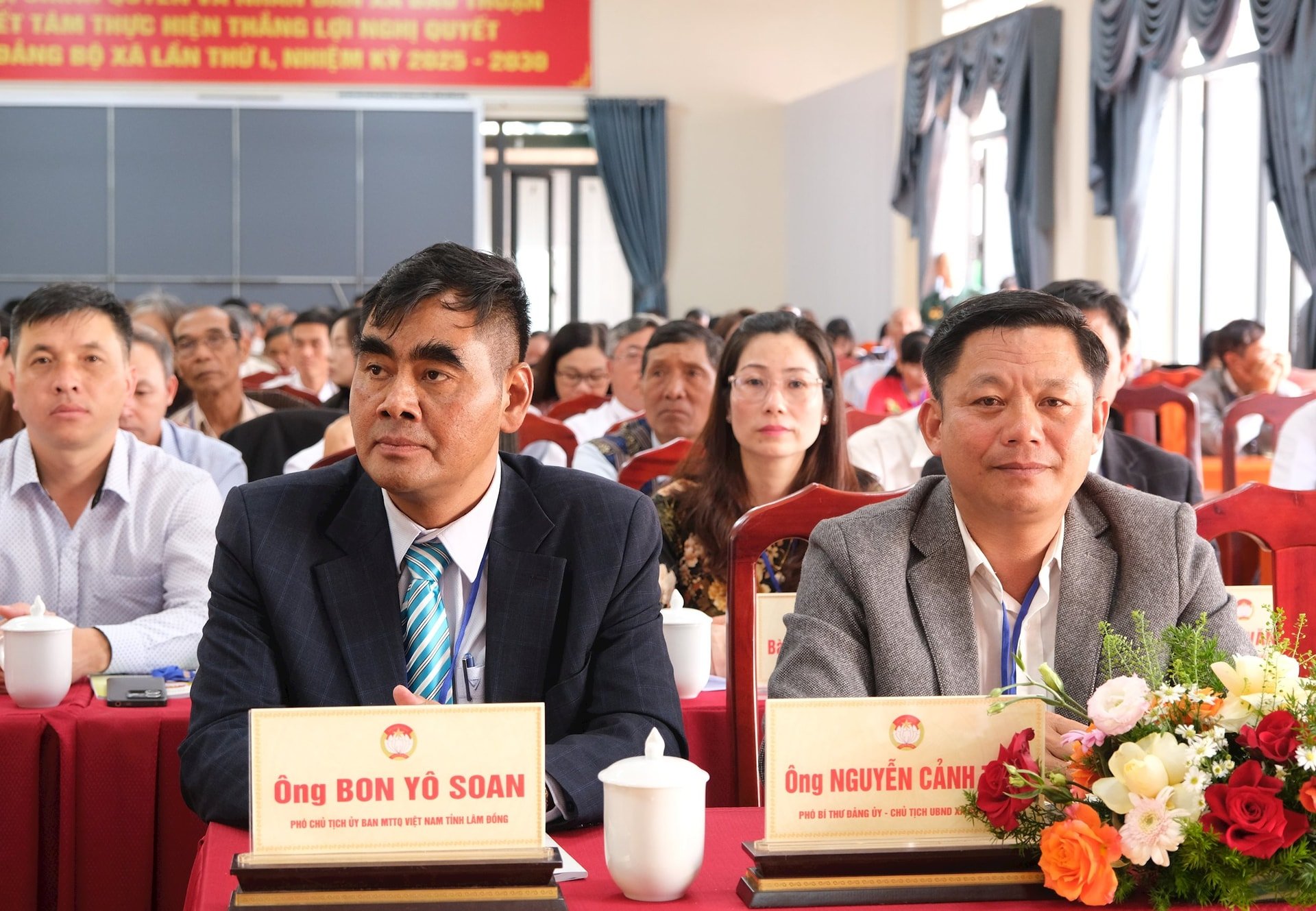 អនុប្រធានគណៈកម្មាធិការរណសិរ្សមាតុភូមិវៀតណាមខេត្ត Bon Yo Soan ថ្លែងសុន្ទរកថានៅមហាសន្និបាត