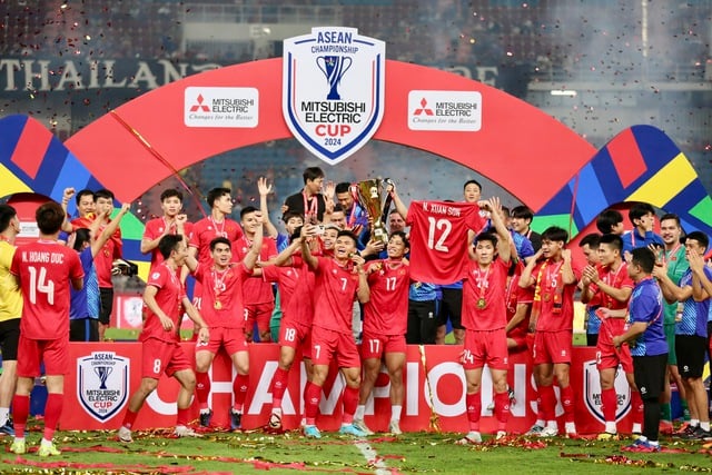 Bảng xếp hạng FIFA: Đội tuyển Việt Nam rớt 1 bậc, xếp trên Indonesia và bỏ xa Malaysia- Ảnh 1.