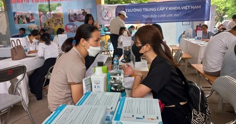 40,ឆ្នាំ,អាយុ,ការងារ,14513319.jpeg