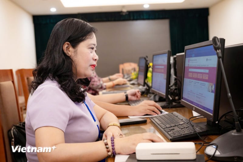 គោលការណ៍ថ្មីសម្រាប់មន្ត្រីដែលមានអាយុចូលនិវត្តន៍ទាបបំផុតត្រូវលាឈប់ភ្លាមៗដោយសារការរៀបចំ -0