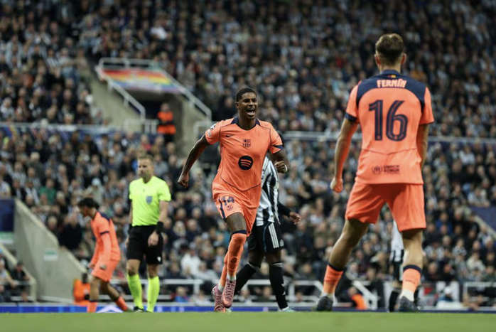 Rashford lập đại công, Barcelona giành thắng lợi trên sân Newcastle- Ảnh 3.