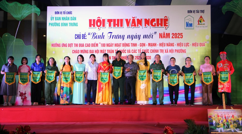 ការសម្តែងជាង 100 បានចូលរួមក្នុងការប្រកួតសិល្បៈ 'Binh Trung New' ឆ្នាំ 2025 - រូបថត 2