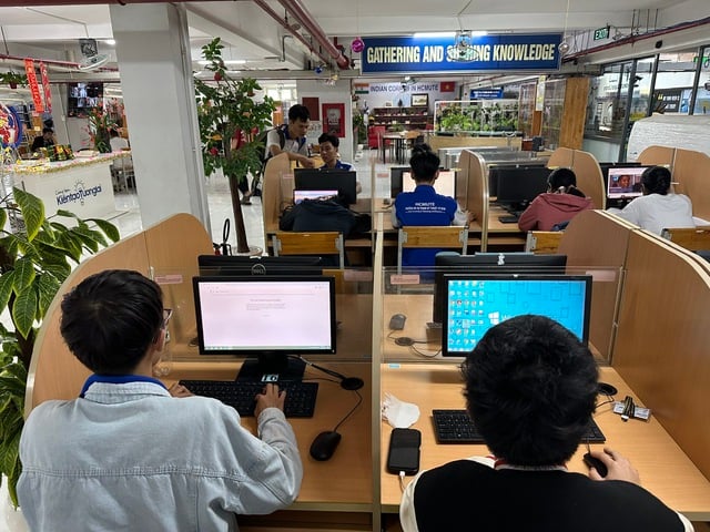 Trường ĐH Sư phạm kỹ thuật TP.HCM thưởng tiền mặt cho sinh viên có chứng chỉ ngoại ngữ- Ảnh 1.