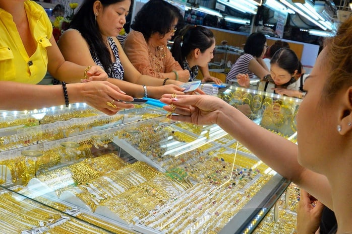 13 năm không được nhập vàng, kiến nghị bỏ vàng trang sức khỏi ngành nghề kinh doanh có điều kiện - Ảnh 1.